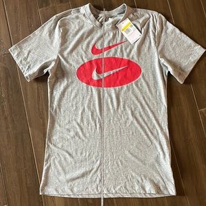 Nike t-shirt grey -Size small Men NWT